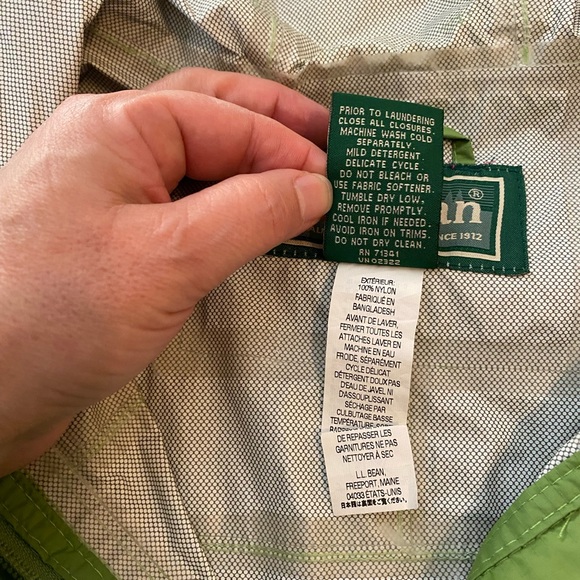 L.L.Bean windbreaker jacket. Bright green, women’s medium. - Picture 8 of 11